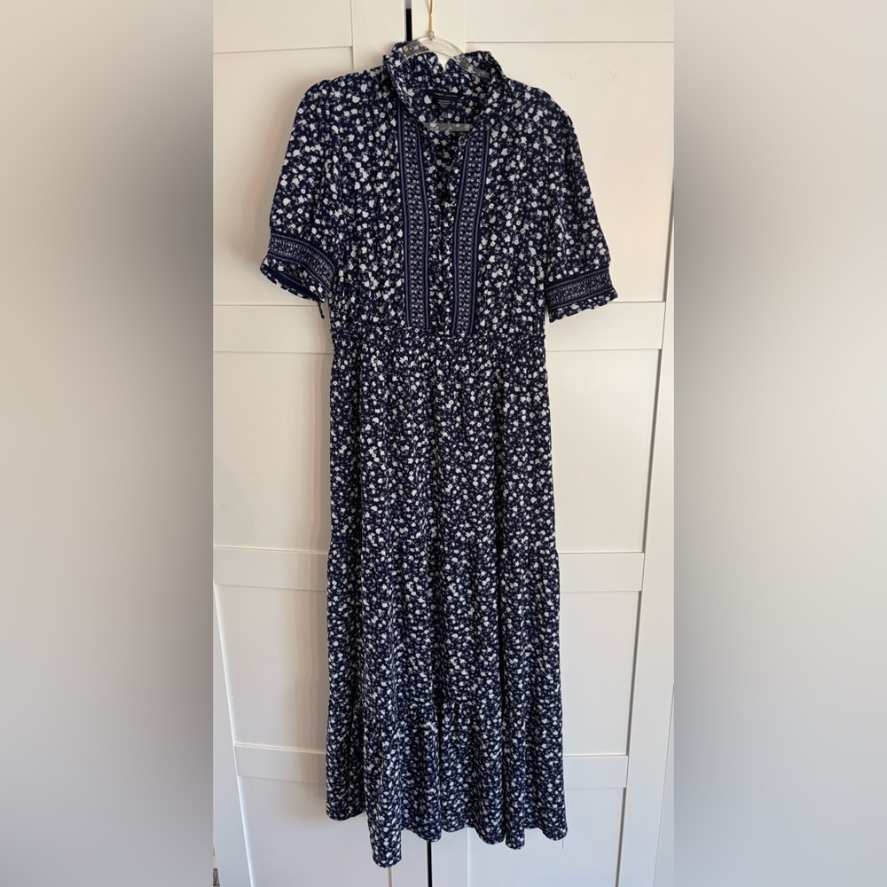 Maggy London Floral Blue and White Short Sleeve Maxi Dress Feminine Spring - Picture 2 of 4